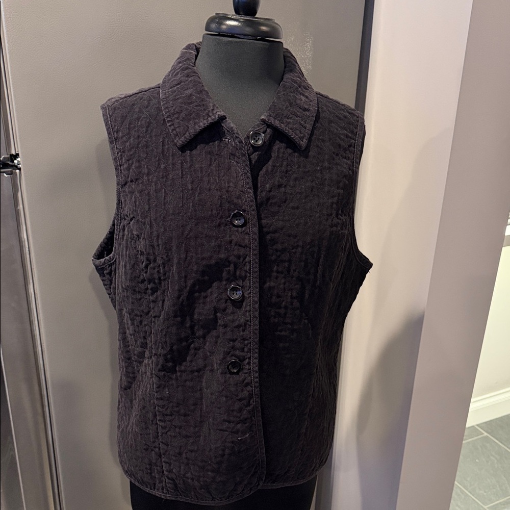 Women's Black Quilted Sleeveless Top